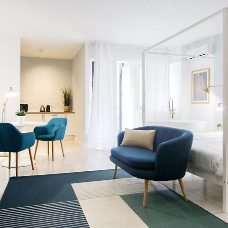 Glamorous Flat With Jacuzzi, King Size Bed And Small Balcony Perugia Esterno foto