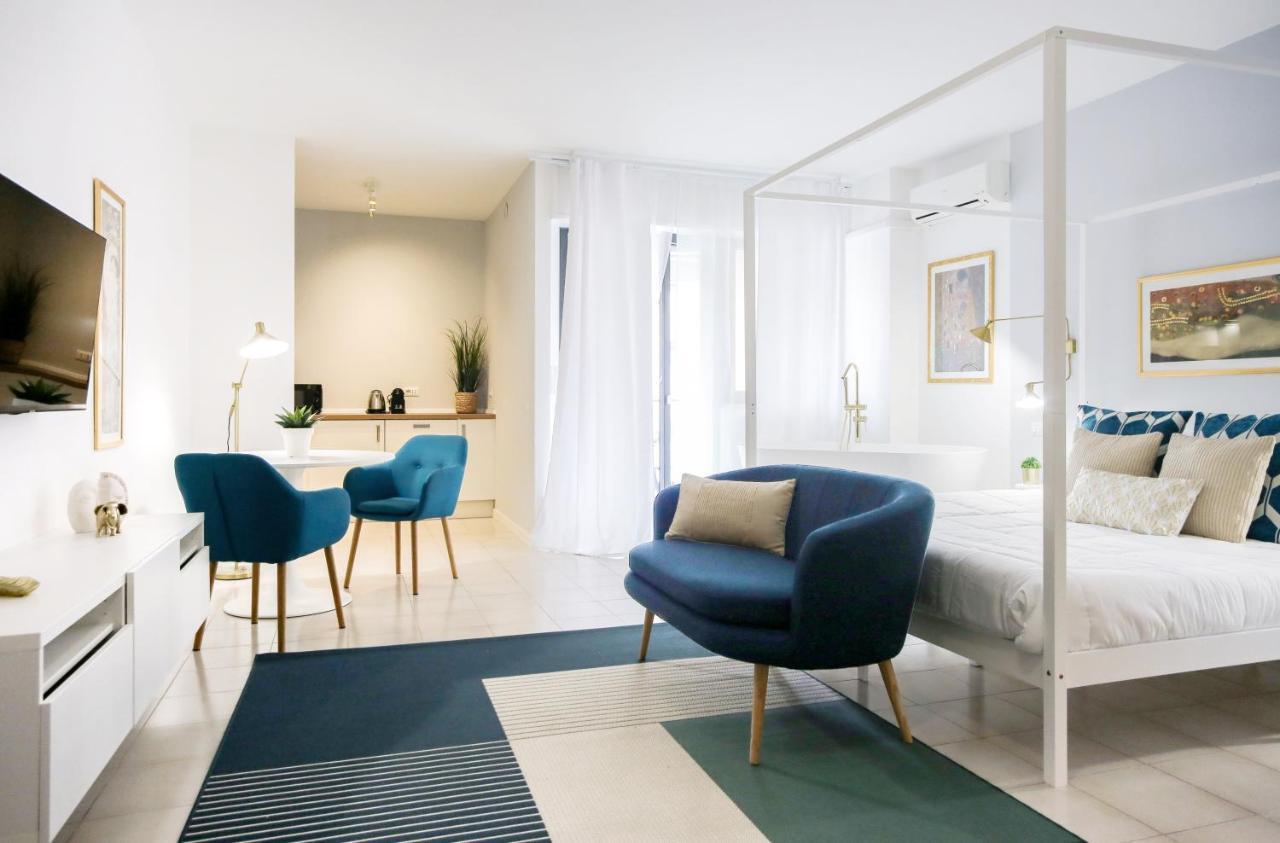Glamorous Flat With Jacuzzi, King Size Bed And Small Balcony Perugia Esterno foto