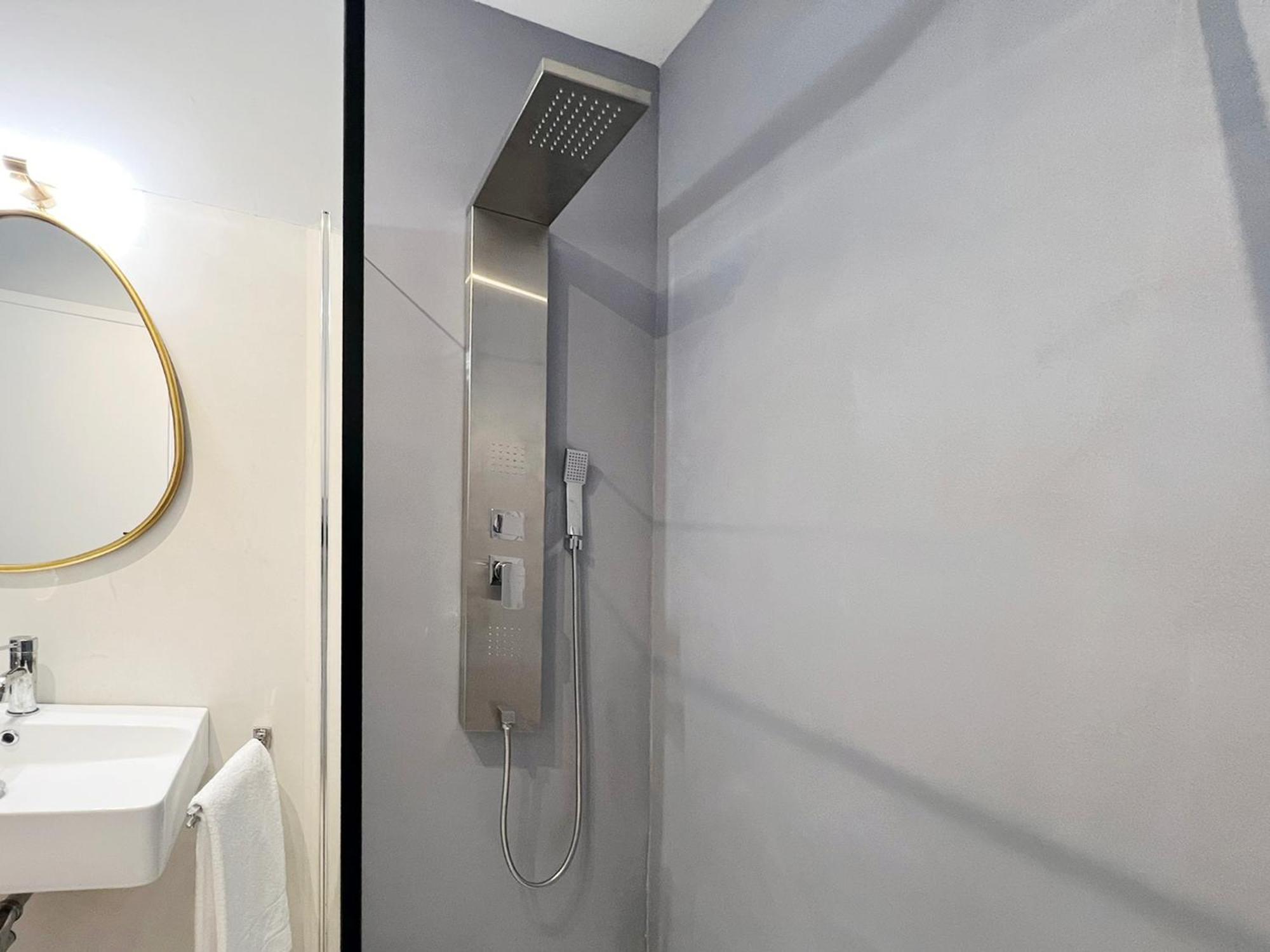 Glamorous Flat With Jacuzzi, King Size Bed And Small Balcony Perugia Esterno foto