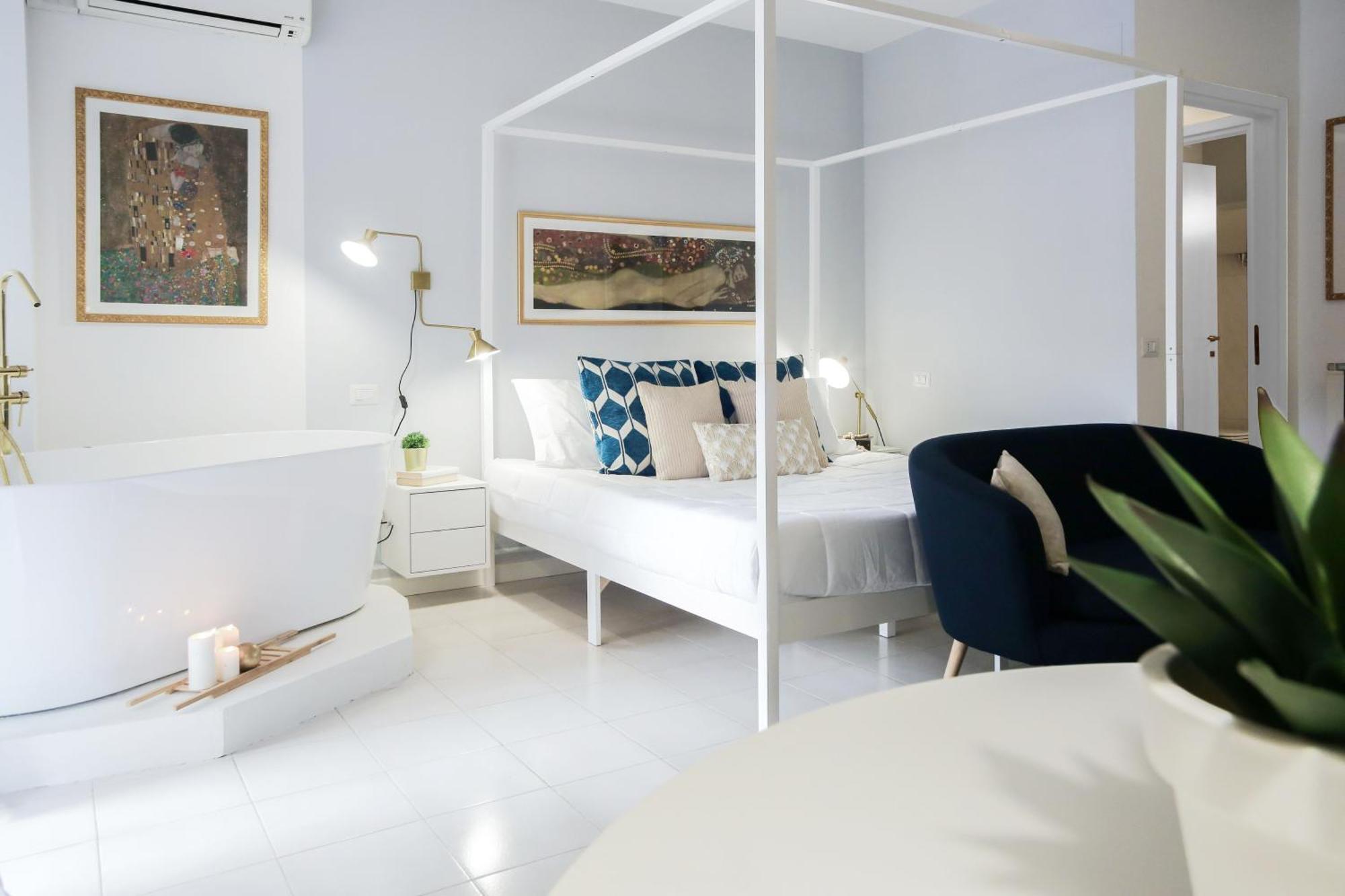 Glamorous Flat With Jacuzzi, King Size Bed And Small Balcony Perugia Esterno foto